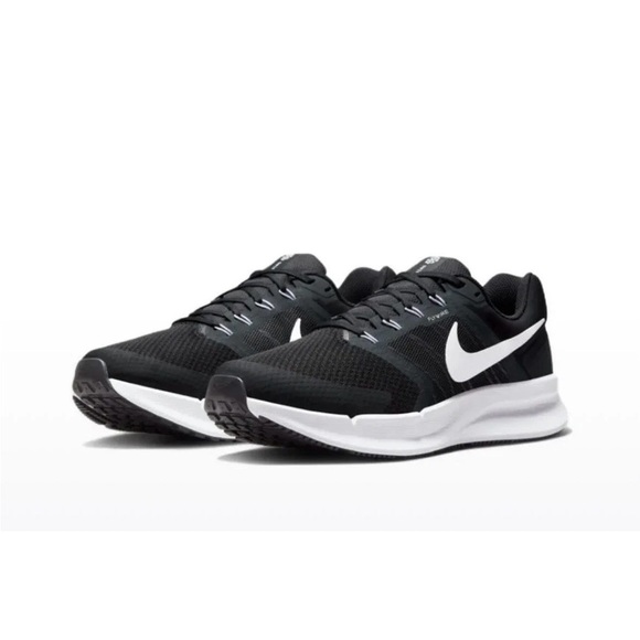 Size 13 - Nike Mens Run Swift 3 Black White Running Work Out Shoe No Lid - Picture 3 of 8